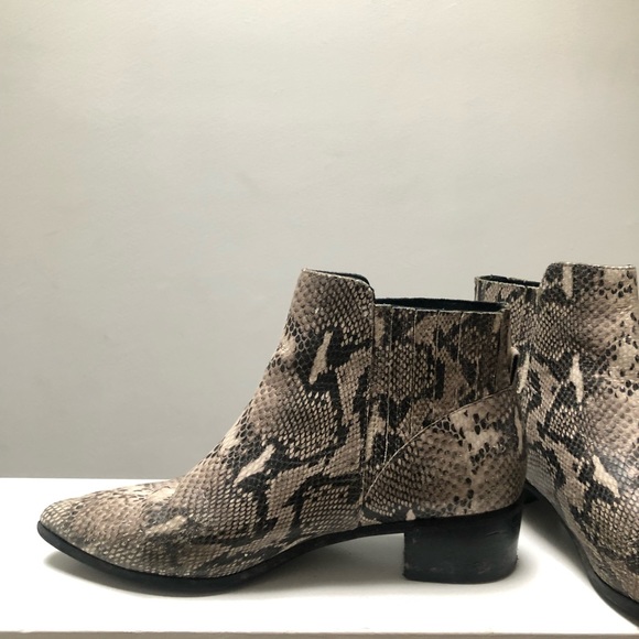 Halogen Snake Skin Pointed Toe Boots (like new!) - Picture 4 of 5
